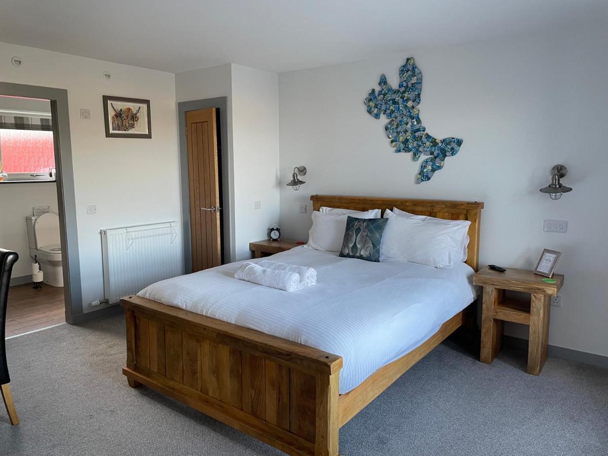 Villa The Bridge Self Catering à Kilmaluag Extérieur photo